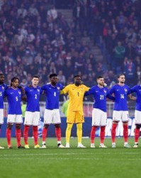 8秒钟缴械！体能斗志完败，失“格”雄鸡再遭战车碾压