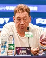 kaiyun-斯卢茨基：关键时刻能拿下3分就是硬道理 朱辰杰内收肌有点不适