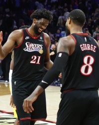 恩比德：我知道人们对乔治的表现褒贬不一 但你找不到替代他的人