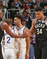 kaiyun-禁区之王！字母哥肆虐篮下：效率超约基奇恩比德