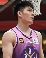 媒体人：目前关于陈国豪的交易里已经没有崔永熙这个选项了